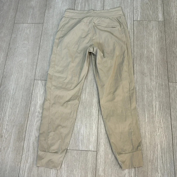 Athleta Trekkie North Jogger Pants Tan Khaki Women's Size 2 Active Athleisure - Picture 10 of 13